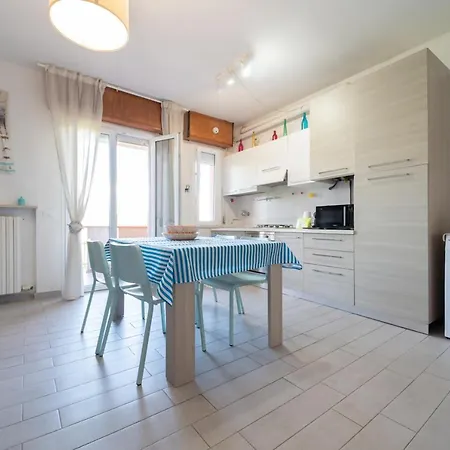 Azzurro Vista Mare בית נופש לידו אדריאנו